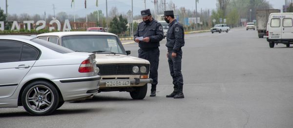 Polis əməkdaşları Ağstafada xüsusi rejimə nəzarət edirlər - Sputnik Азербайджан