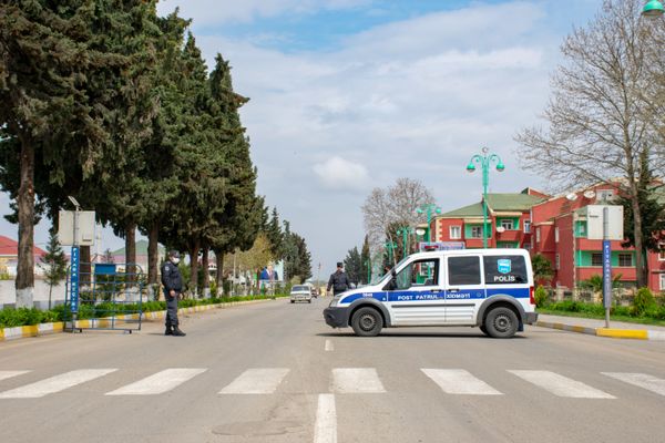 Ağstafa şəhərində xüsusi rejimə nəzarət üçün qurulan polis postu - Sputnik Азербайджан