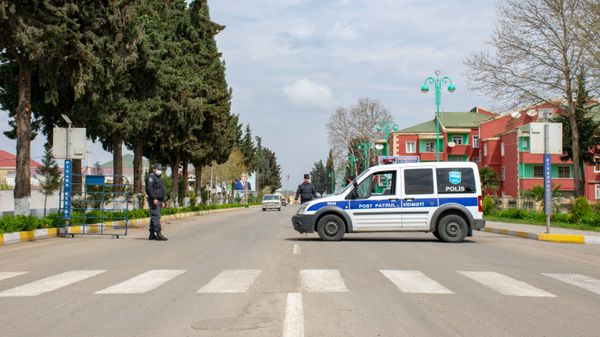 Ağstafa şəhərində xüsusi rejimə nəzarət üçün qurulan polis postu - Sputnik Азербайджан