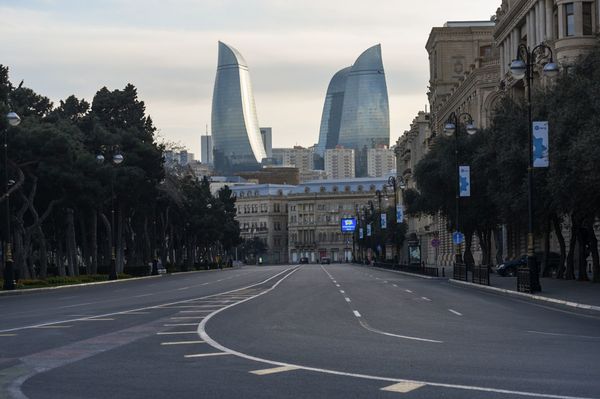Пустая улиц в Баку, фото из архива Пустая улиц в Баку, фото из архива - Sputnik Азербайджан