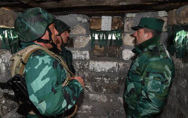 Начальник Государственной пограничной службы Азербайджана (ГПС) Эльчин Гулиев проверил службу на армянском участке госграницы - Sputnik Азербайджан