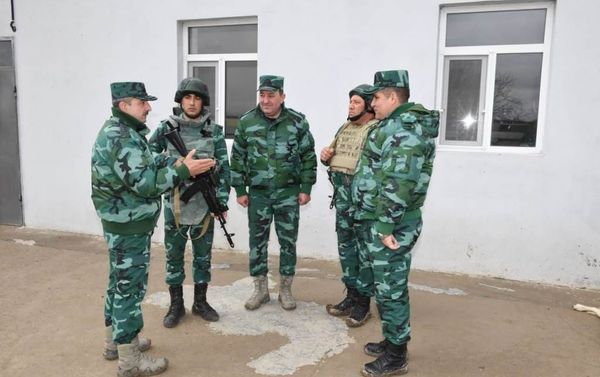 Начальник Государственной пограничной службы Азербайджана (ГПС) Эльчин Гулиев проверил службу на армянском участке госграницы - Sputnik Азербайджан