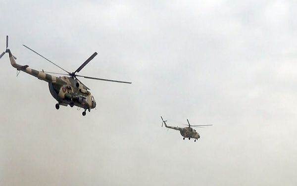 Вертолетные подразделения Военно-воздушных сил (ВВС) Азербайджана проводят тренировочные полеты  - Sputnik Азербайджан