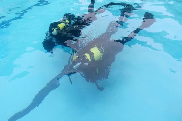 Тренировки на Учебном водолазном полигоне ВМС - Sputnik Азербайджан