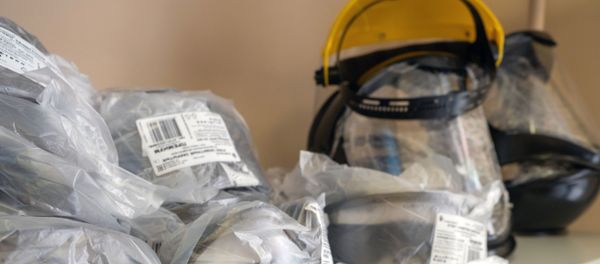 Защитные щитки и очки, фото из архива - Sputnik Азербайджан