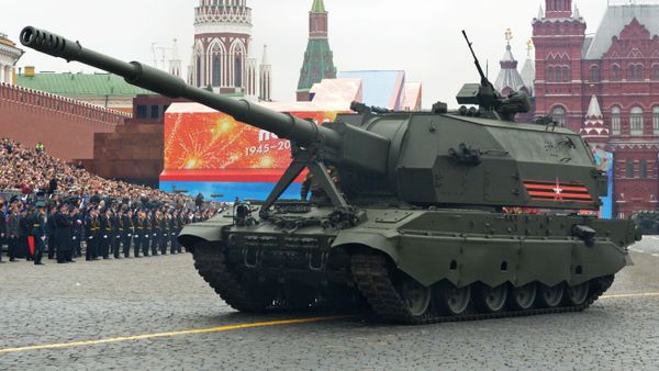 Самоходная артиллерийская установка Коалиция-СВ на генеральной репетиции военного парада на Красной площади - Sputnik Азербайджан