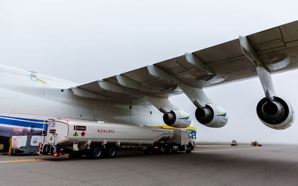 Авиалайнер Ан-225 Мрия в аэропорту Гейдар Алиев - Sputnik Азербайджан