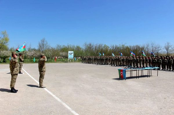 Азербайджанские военнослужащие заступили на дежурство в прифронтовой зоне - Sputnik Азербайджан