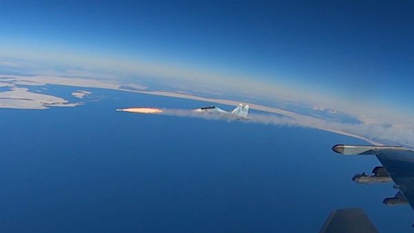 50 экипажей устроили воздушный бой над Тверской областью - Sputnik Азербайджан
