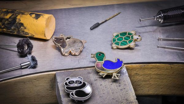 Van Cleef & Arpels: золотая черепаха и иные герой мира животных - Sputnik Азербайджан