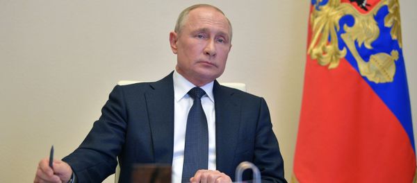  Президент РФ Владимир Путин проводит в режиме видеоконференции совещание - Sputnik Азербайджан