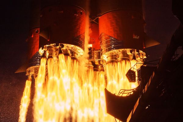 Запуск Ракеты Победы (ракеты-носителя Союз-2.1а с грузовым кораблем Союз МС-14) к МКС со стартовой площадки космодрома Байконур - Sputnik Азербайджан