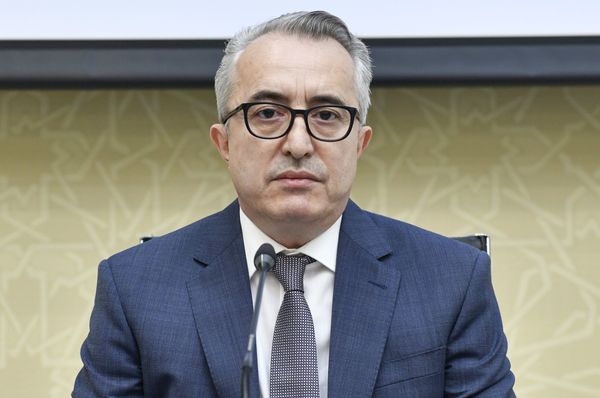 Когда пожилым людям может будет выйти из дома: Кабмин отвечает на важные вопросы - Sputnik Азербайджан