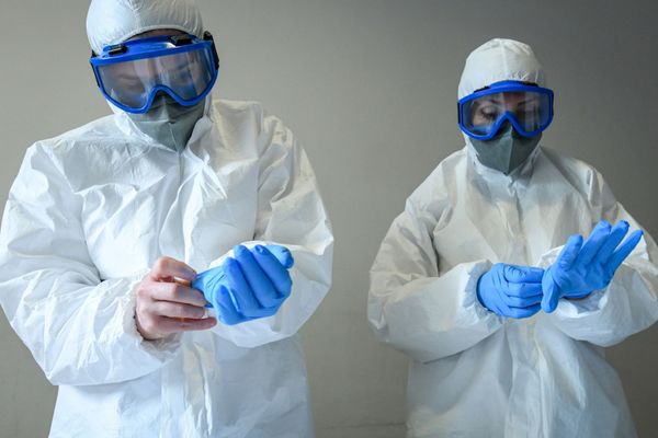 Bakıda tibb işçisi - Sputnik Азербайджан