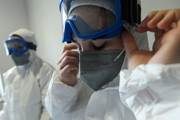 Bakıda tibb işçisi - Sputnik Азербайджан