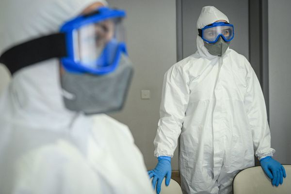 Bakıda tibb işçisi  - Sputnik Азербайджан