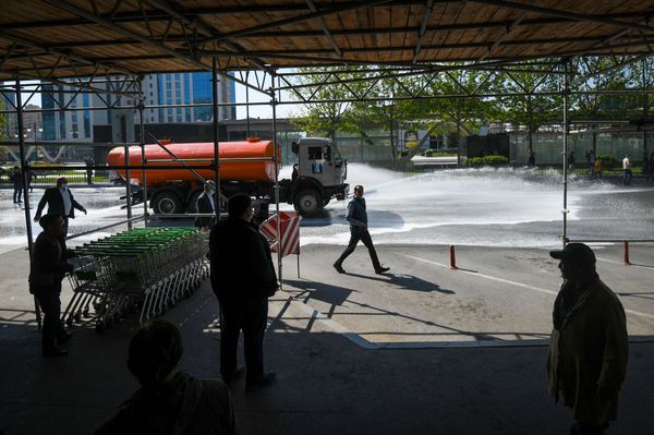 Дезинфекционные работы на улицах Баку - Sputnik Азербайджан