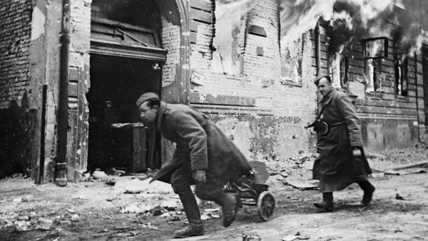 Советские войска в Берлине, 1945 год - Sputnik Азербайджан