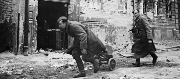 Советские войска в Берлине, 1945 год - Sputnik Азербайджан