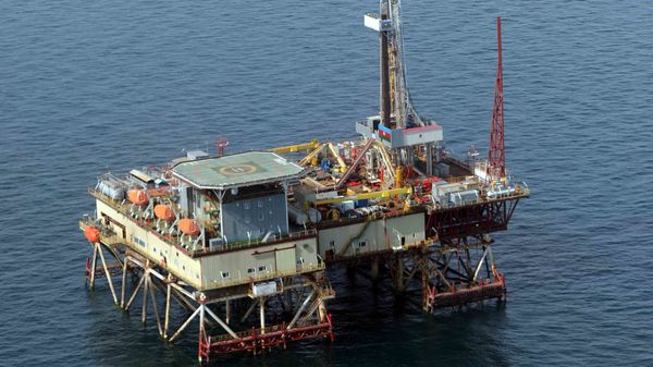 Газоконденсатное месторождение на платформе Умид - Sputnik Азербайджан