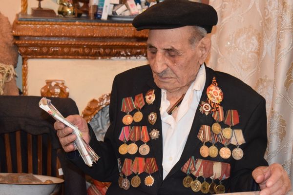 Сыны Азербайджана героически сражались в годы ВОВ - 99-летний ветеран - Sputnik Азербайджан