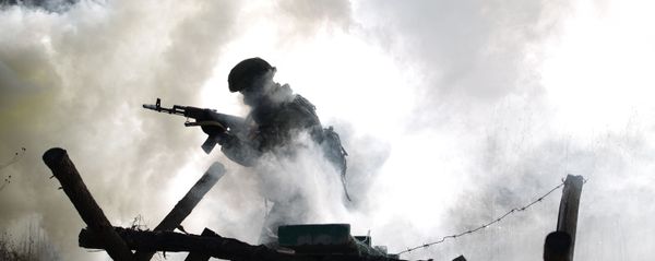 Военнослужащий РФ во время учений, фото из архива - Sputnik Азербайджан