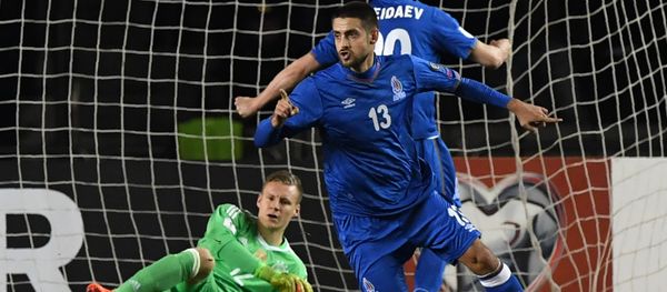 Azərbaycan millisinin futbolçusu Dmitri Nazarov (13), arxiv şəkli - Sputnik Азербайджан