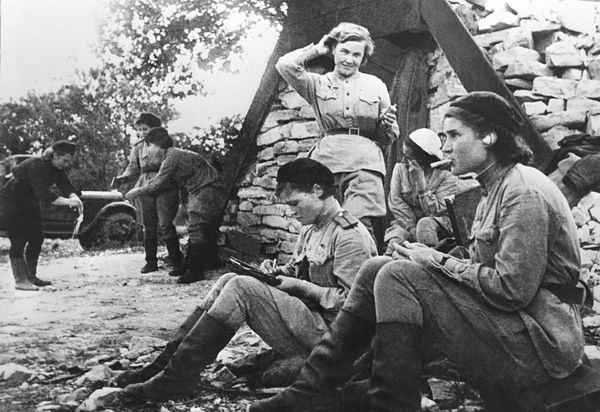 Советские летчицы во время войны, 1941 год - Sputnik Азербайджан