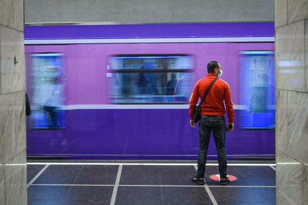 Bakı metrosunda maska rejimi Bakı metrosunda maska rejimi - Sputnik Азербайджан