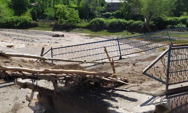 Сель смыл мосты на западе и автомобили - на севере Азербайджана - Sputnik Азербайджан