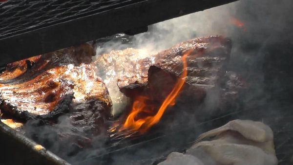 Go vegan: США столкнулись с дефицитом мяса из-за коронавируса - Sputnik Азербайджан