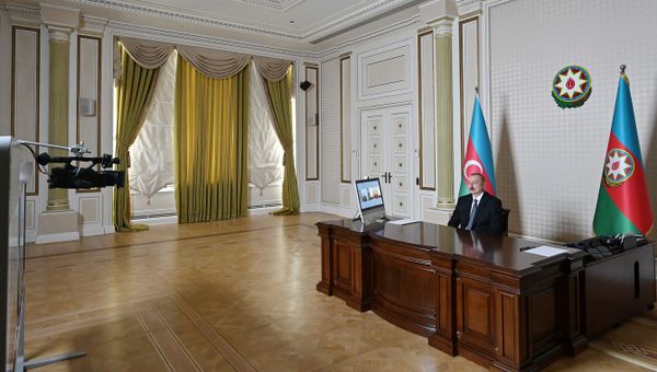 Алиев обсудил с Додоном борьбу с пандемией и перспективы сотрудничества - Sputnik Азербайджан