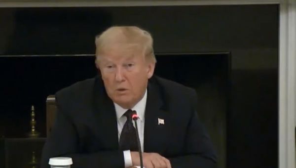 Ультиматум ВОЗ: Трамп грозит прекратить финансирование организации - Sputnik Азербайджан