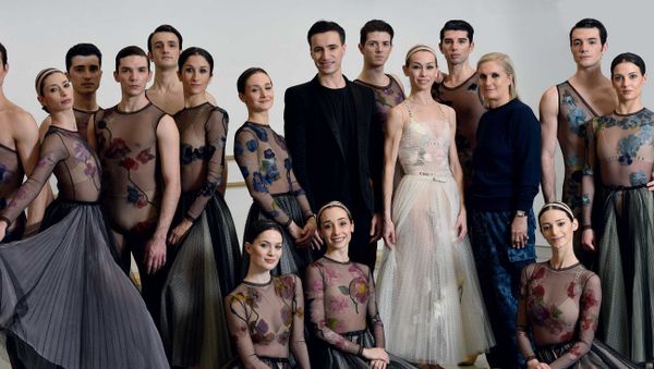 Видеоуроки балета от Dior - Sputnik Азербайджан