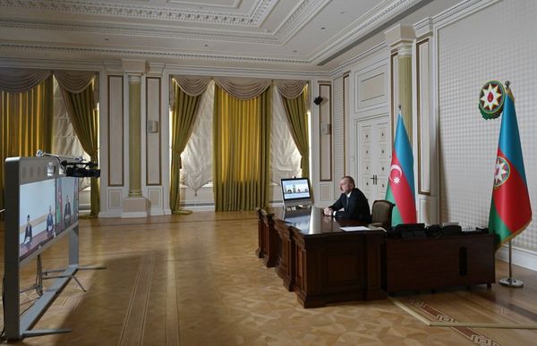Президент Алиев: коррупция, взяточничество, хищения должны быть искоренены - Sputnik Азербайджан
