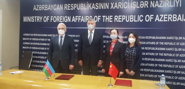 Китай передал Азербайджану сразу две партии средств для борьбы с COVID-19 - Sputnik Азербайджан