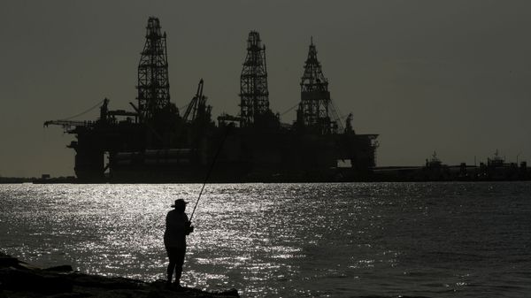 Нефтяная платформа, фото из архива - Sputnik Азербайджан