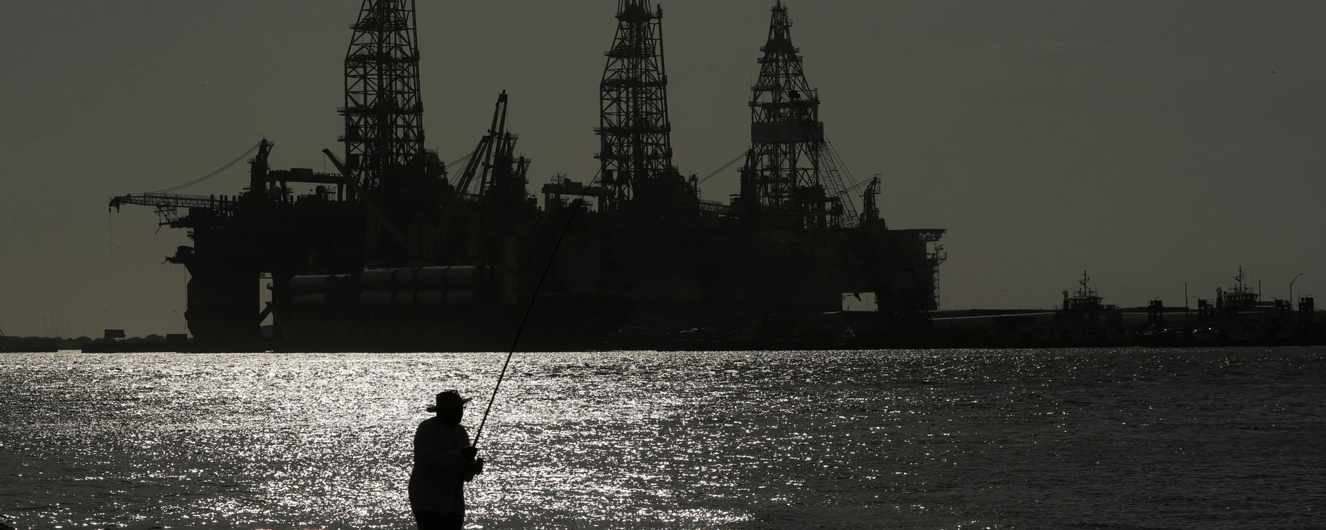 Нефтяная платформа, фото из архива - Sputnik Азербайджан, 1920, 29.07.2021