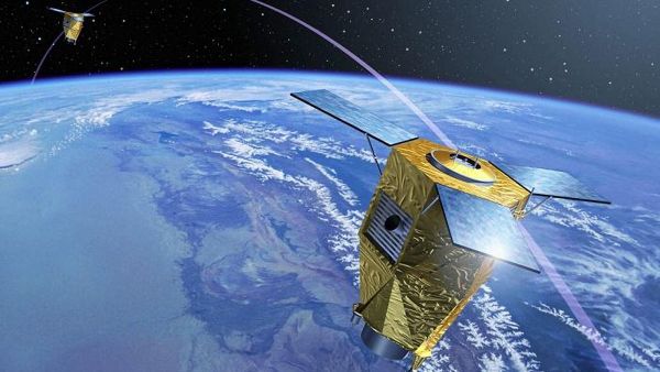 Французские военные спутники Pleiades-1A и Pleiades-1B - Sputnik Азербайджан