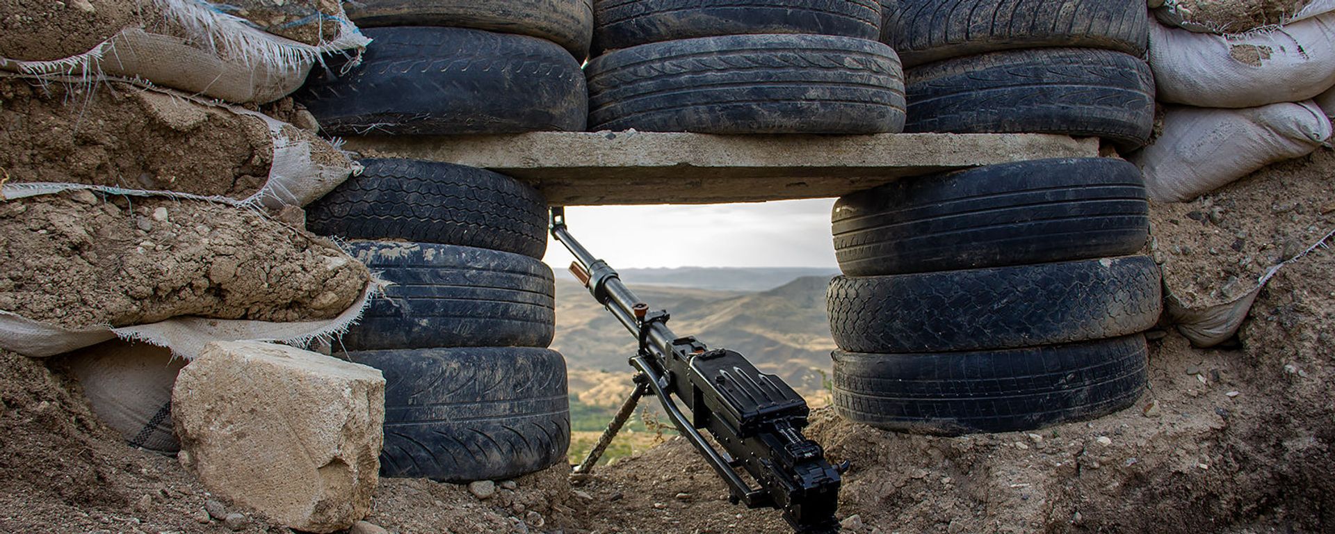 Боевая позиция армянский военнослужащих, фото из архива - Sputnik Азербайджан, 1920, 02.02.2021