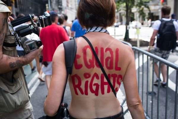 Активистка на GoTopless Day Parade, Нью-Йорк - Sputnik Азербайджан