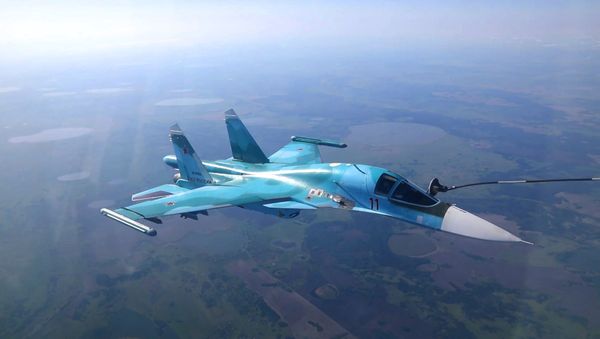 Захватывающие кадры дозаправки истребителей в воздухе - Sputnik Азербайджан