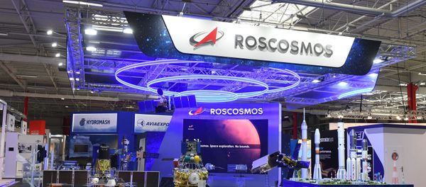 Павильон Роскосмоса на международном аэрокосмическом салоне Paris Air Show 2019 - Sputnik Азербайджан