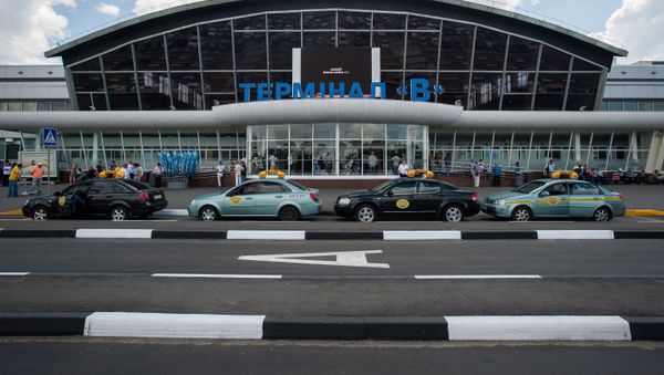 Терминал B международного украинского аэропорта Борисполь. - Sputnik Азербайджан