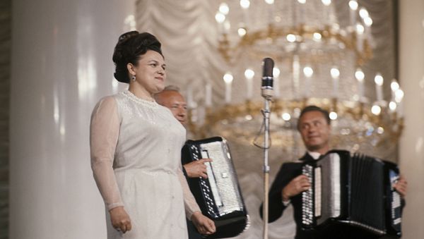 Людмила Зыкина. Фото из архива - Sputnik Азербайджан