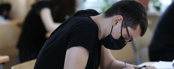 Экзамен во время пандемии  - Sputnik Азербайджан