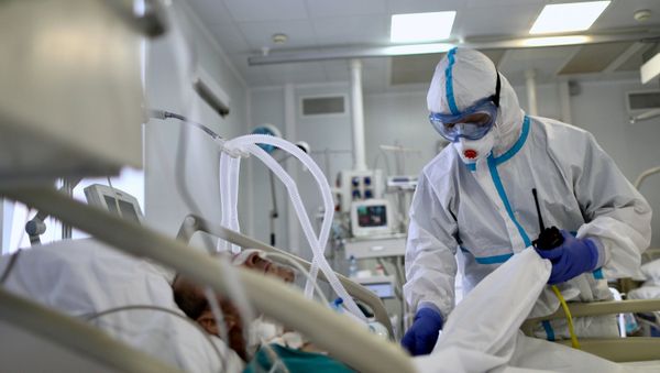 Пациент с COVİD-19, фото из архива - Sputnik Азербайджан