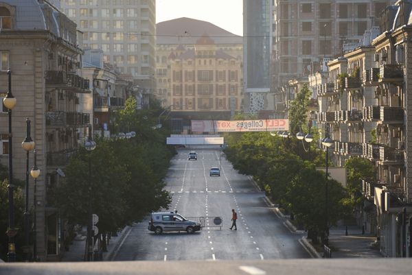 Bakıda polis postu - Sputnik Азербайджан