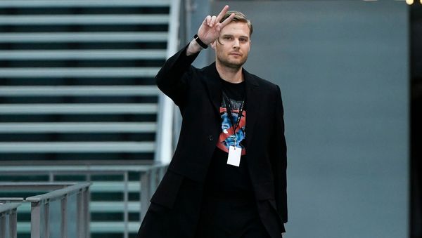 Givenchy объявили о назначении нового креативного директора - Sputnik Азербайджан