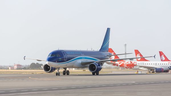 Пассажирский самолет AZAL - Sputnik Азербайджан